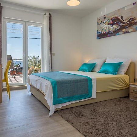 Holiday House Almissa Omis Exterior photo