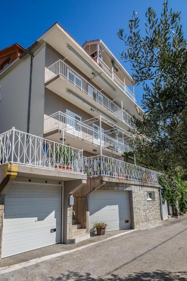 Holiday House Almissa Omis Exterior photo