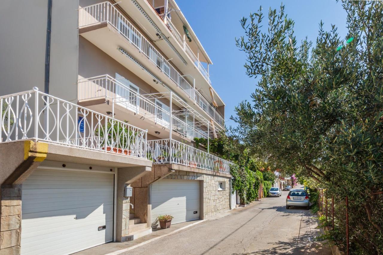 Holiday House Almissa Omis Exterior photo
